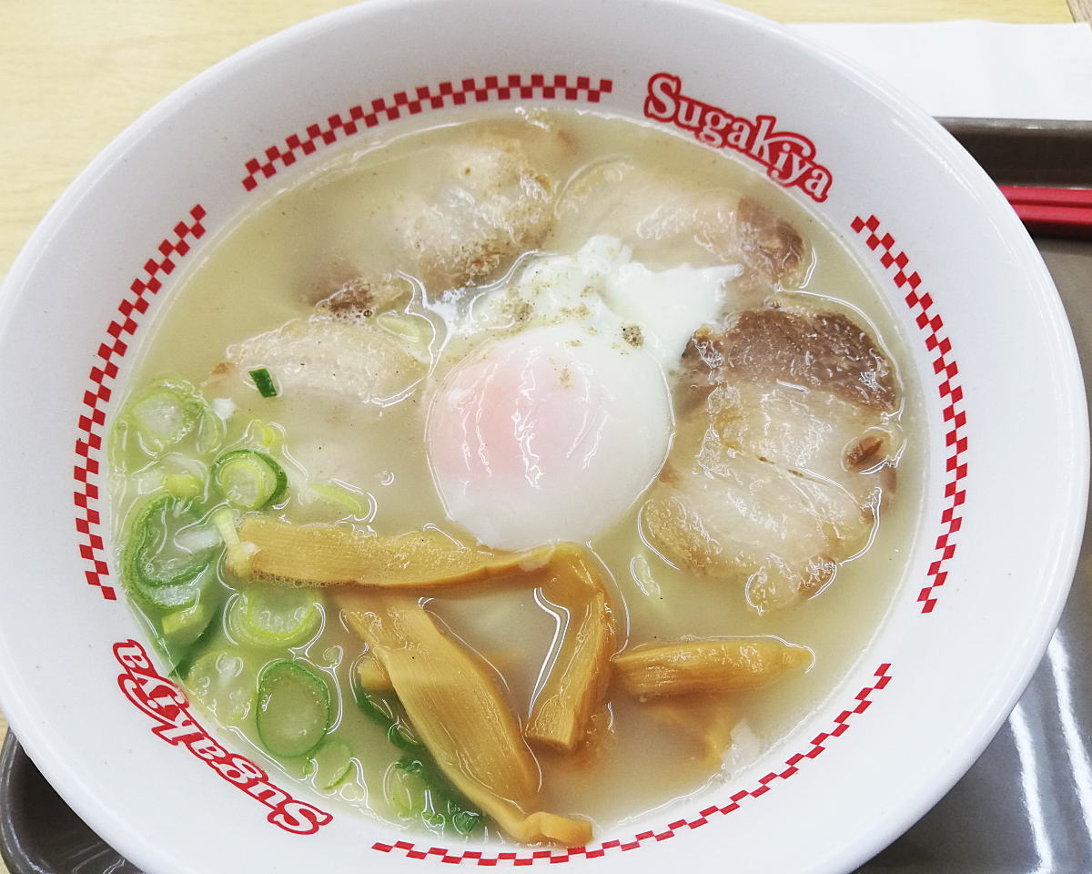 スガキヤの特製ラーメン