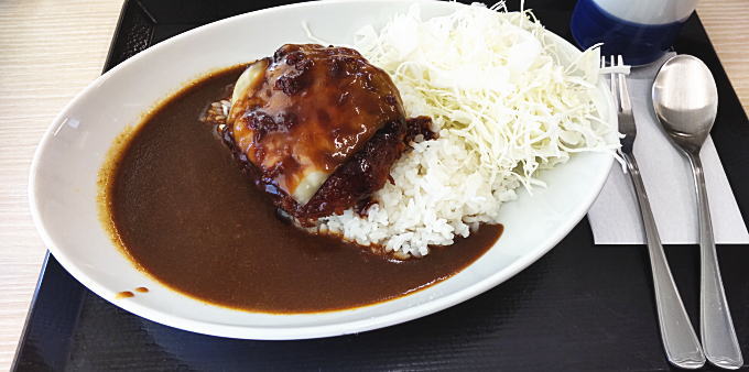 かつやの「デミチーズハンバーグカツカレー」