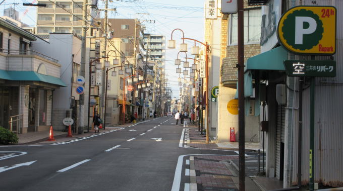 大門の商店街