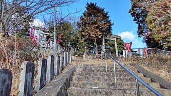 短い石段