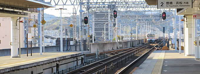 蒲郡駅ホーム