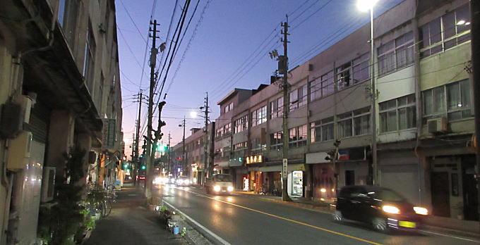 日没後の街並み