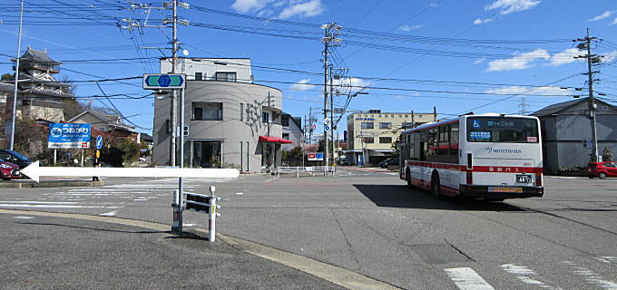 岩崎御嶽口バス停付近の写真