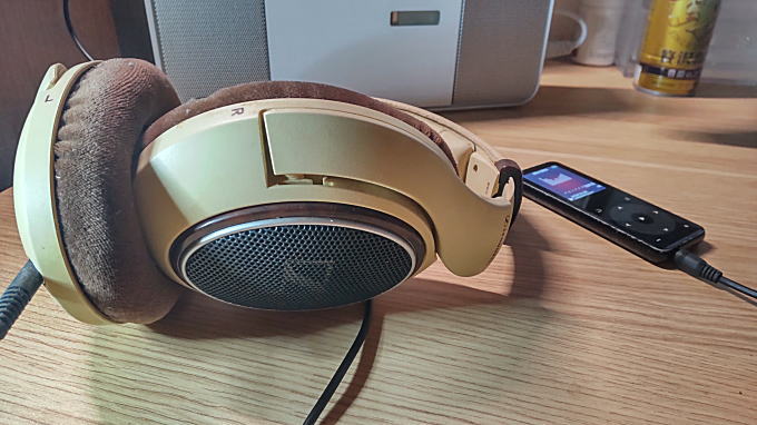 ヘッドホンとMP3プレイヤーを接続