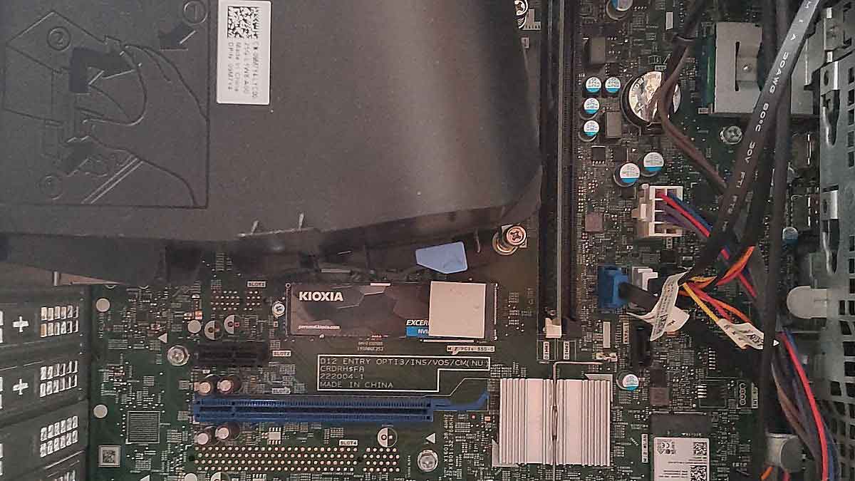 DELLのパソコン（Inspiron 3910）SSDを交換